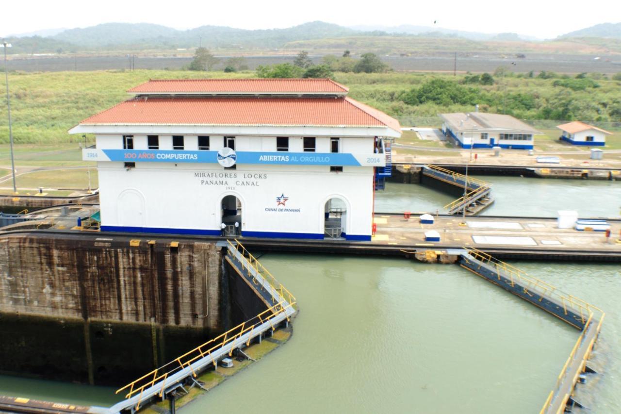 เซ็นทรัล โฮเต็ล ปานามา Hotel ปานามาซิตี้ ภายนอก รูปภาพ Control house at Mira Flores Locks