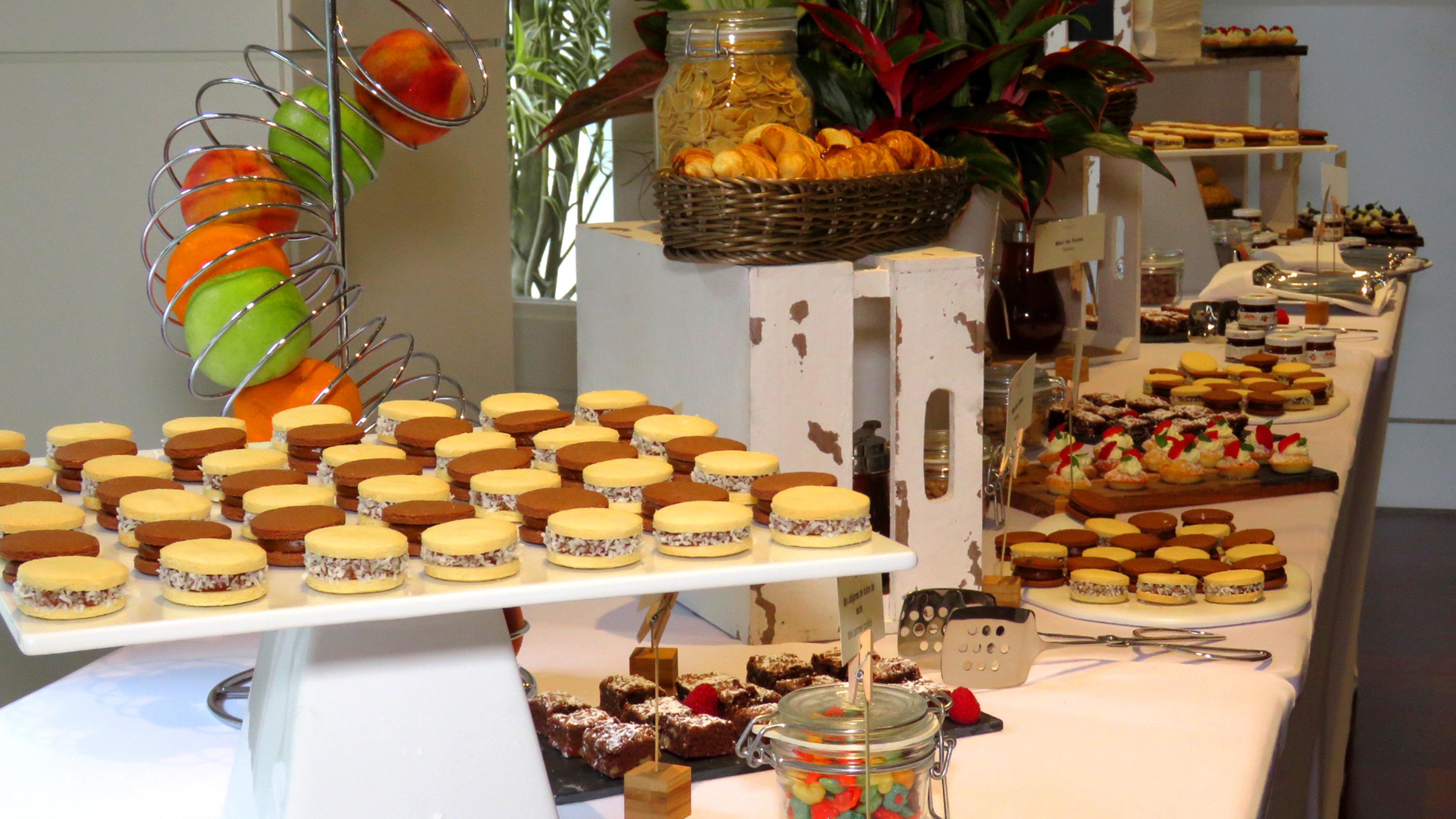 เซ็นทรัล โฮเต็ล ปานามา Hotel ปานามาซิตี้ ภายนอก รูปภาพ A dessert buffet
